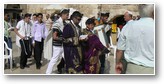 Revevoir les rouleaux de la Torah