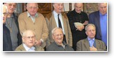 Quelques prêtres et Mgr Leuliet