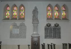 Noeux les Mines, Ã©glise St Martin, Notre Dame des Victoires (marbre blanc) et monument aux morts (guerre 14-18)