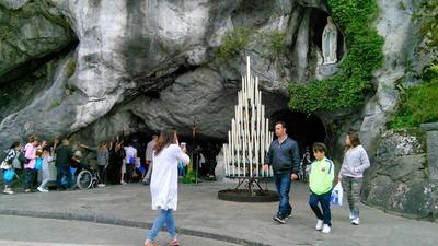 Lourdes1