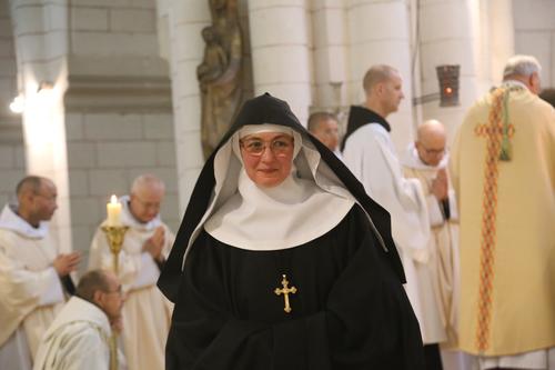 1 Mere Abbesse