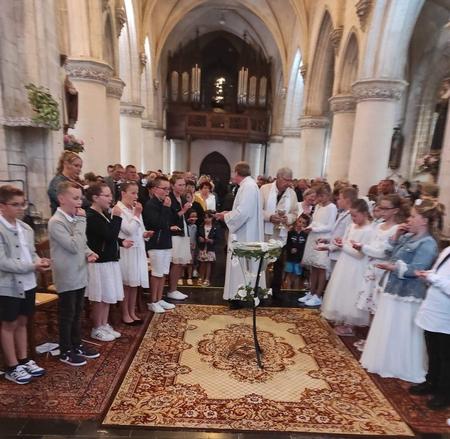 Eucharistie Pernes 26 mai  (10)