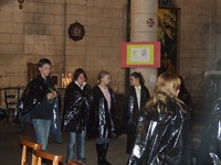 Eglise Notre Dame de Grenay - Les sacs plastiques symbolisent le poids de nos faiblesses