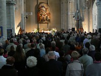 ...Assemblée des saints, Peuple de Dieu, chante ton Seigneur