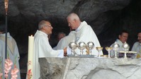 Lourdes pélé 2010 Mgr Jaeger et Mgr Carré